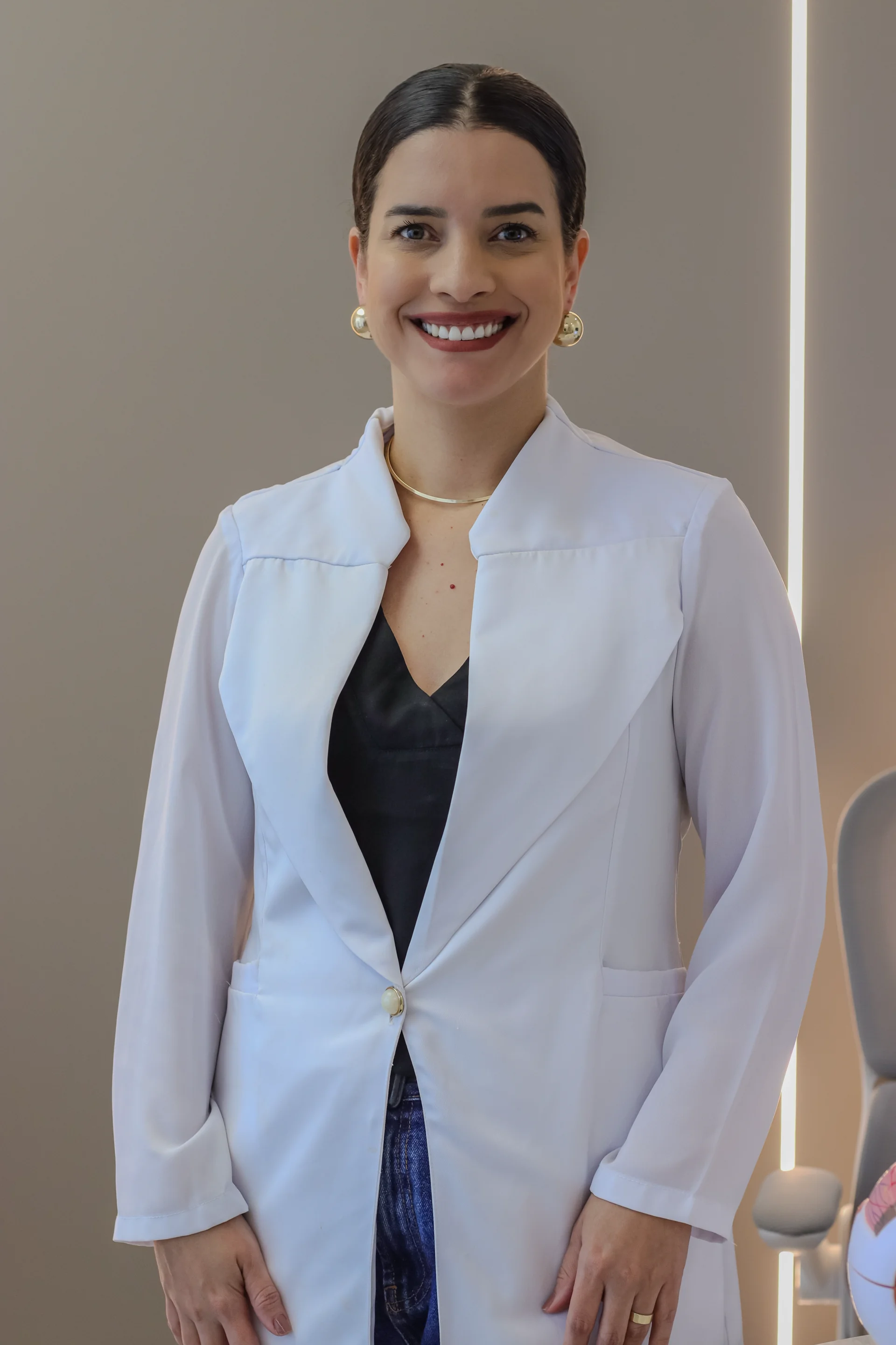 Dra. Camila Nogueira Bezerra, oftalmologista responsável pela avaliação de glaucoma na Clínica Covisão em Campina Grande/PB